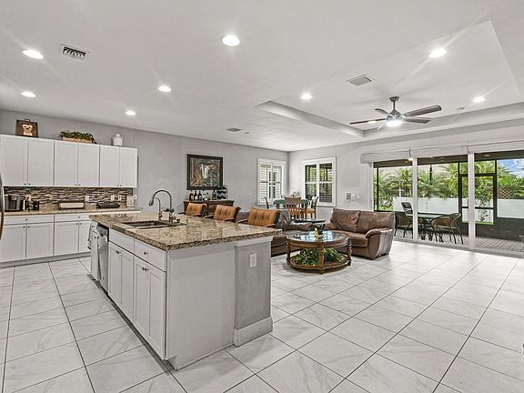4th image of 1277 NW Leonardo Cir
