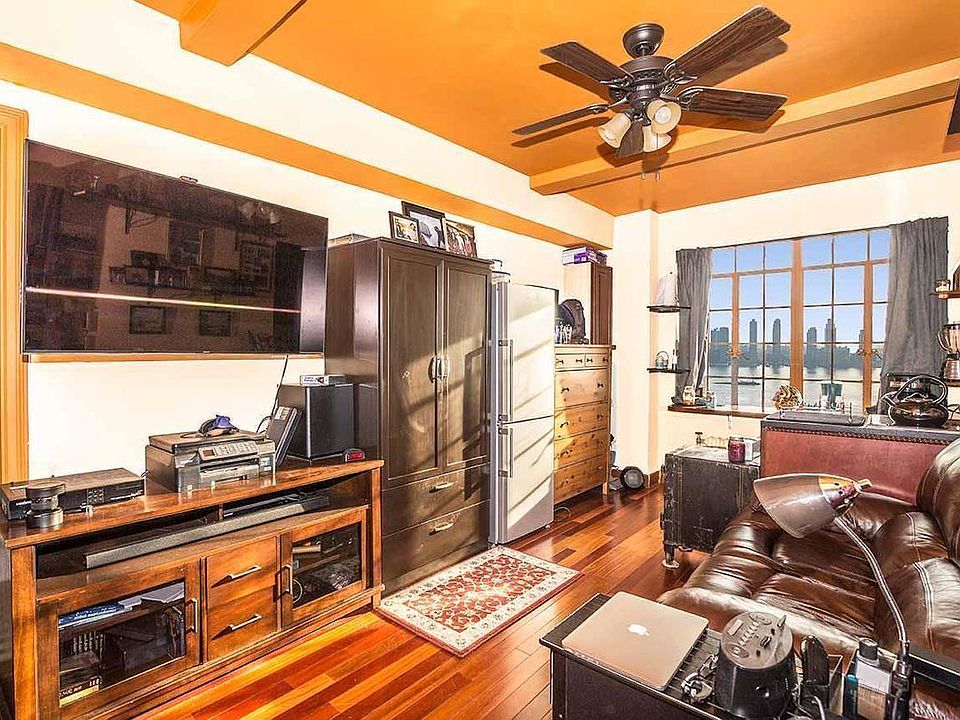 1st image of 5 Tudor City Pl APT 1229