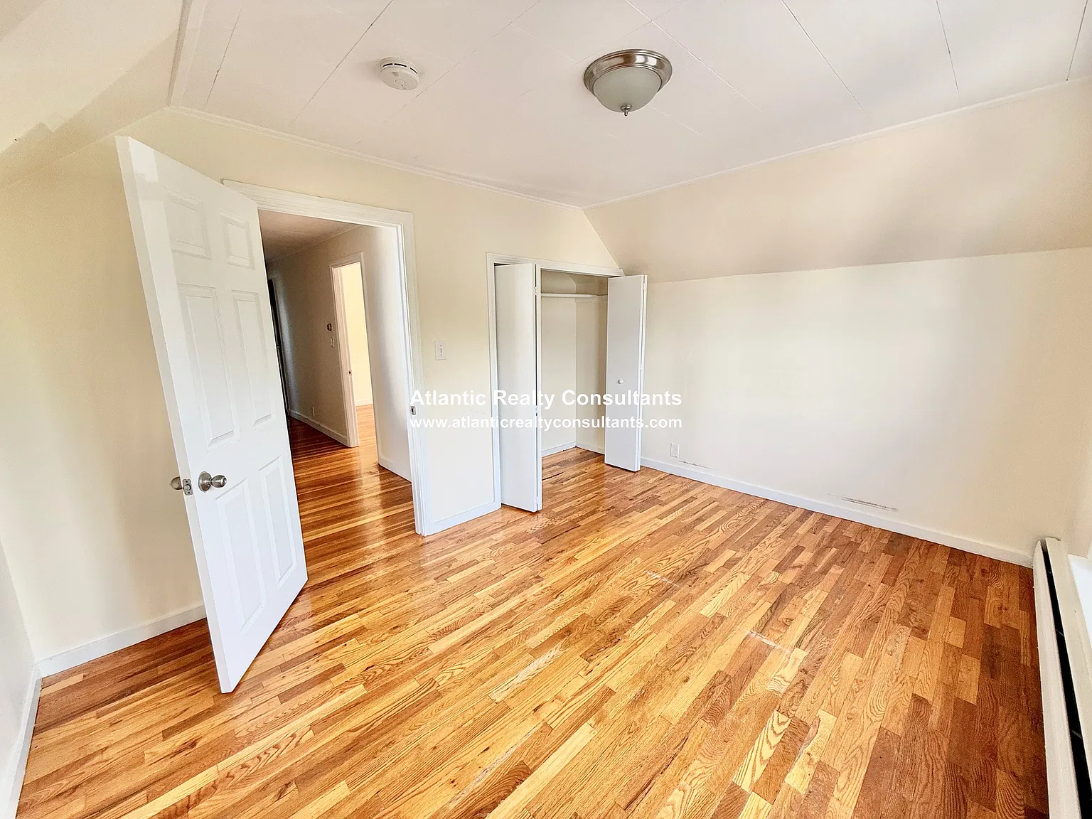 2 bed, 600 sqft, $2,200 — Photo 2