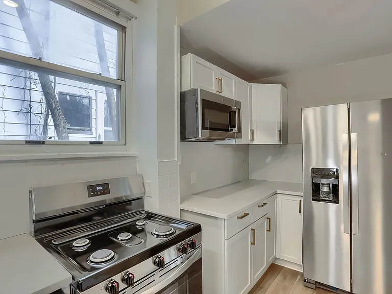 513 Grace St — Photo 23