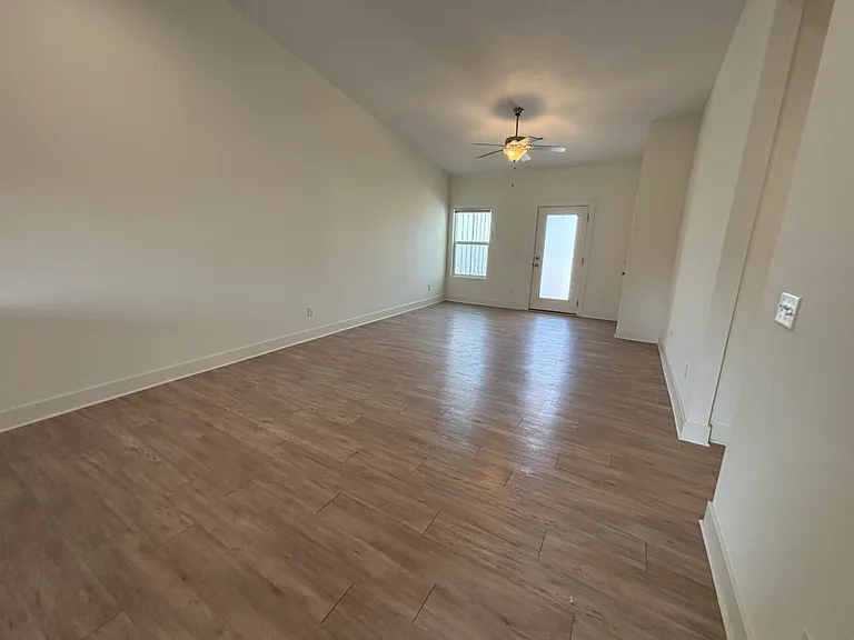 1711 S Hickory Creek Ct — Photo 3