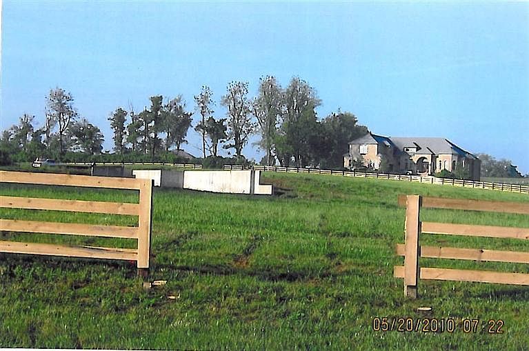 1st image of 130 Pearl Ln