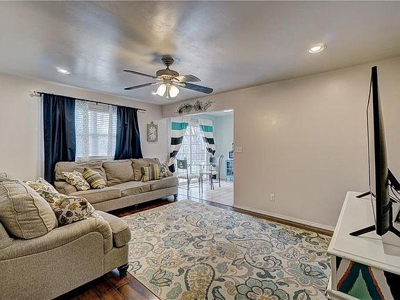 5th image of 1004 Fairbanks St