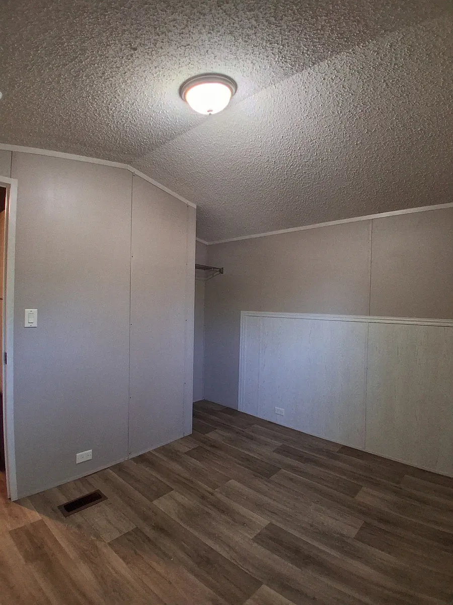 Building Photo - 2500 Fort Worth Dr #6
