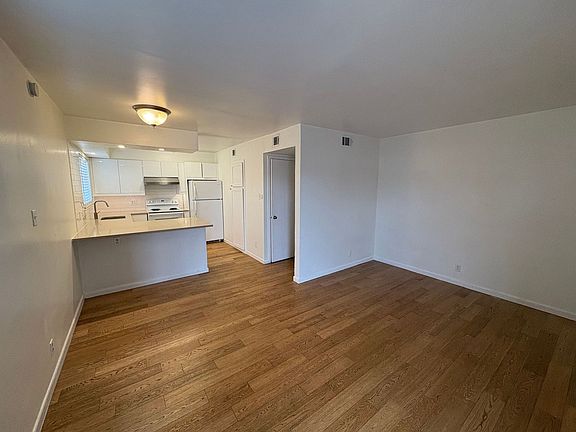 5th image of 7914 Mullen Dr #105