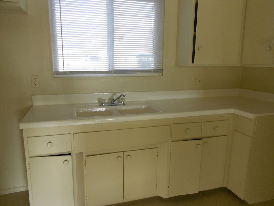 2nd image of 707 N East End Ave #25