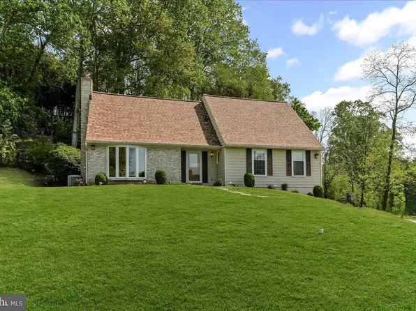 120 Fox Valley Ln, Glen Mills, PA 19342