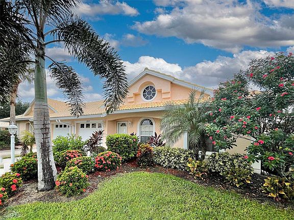 3rd image of 1213 Berkshire Cir
