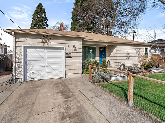 4th image of 1008 Mount Pitt Ave