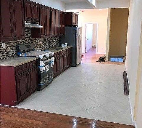 4 Bed/ 2 Bath Apt.