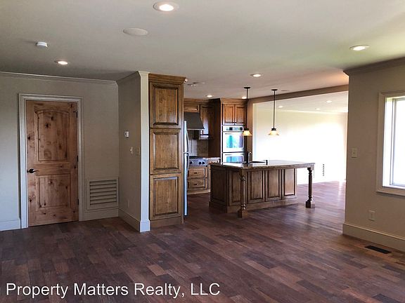 2nd image of 104 Bounty Ln