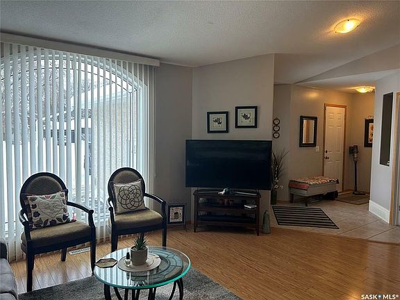 4th image of 631 5th St