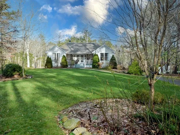 4 Bridle Path, Mattapoisett, MA 02739