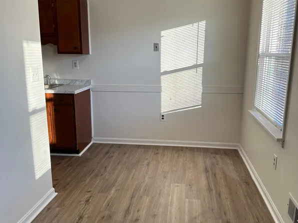 2055 Peabody Ln #4, Louisville, KY 40218