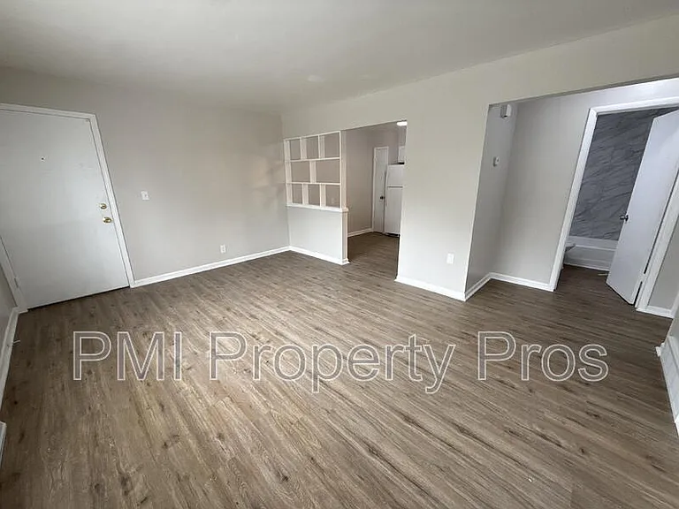 7701 W Hampton Ave #4 — Photo 4