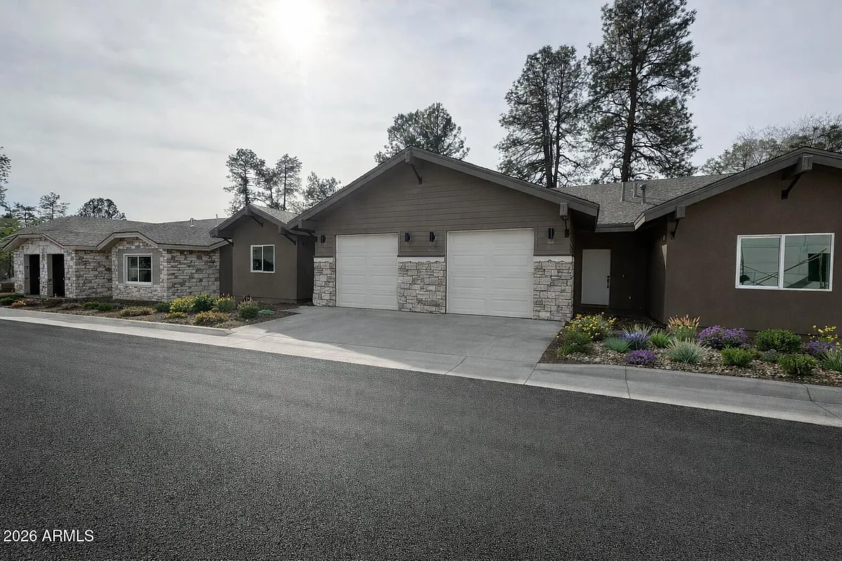Building Photo - 561 Sally Ln #5