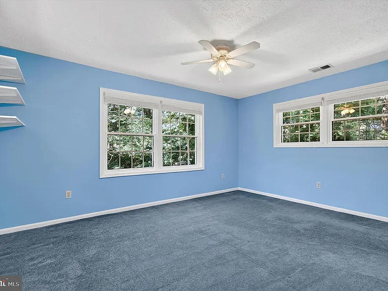 8405 Overlook St — Photo 25