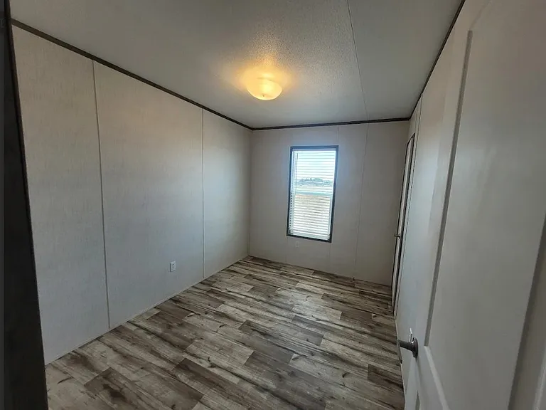 8801 Private Road 7325 — Photo 11
