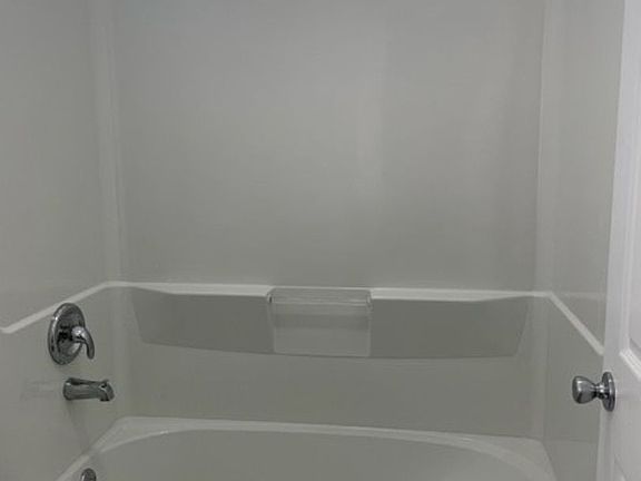 5th image of 926 Highland St APT 302