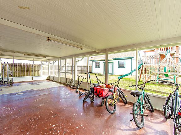 4th image of 303 Camille Dr