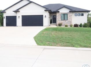 103 S 15th Ave, Rock Rapids, IA 51246