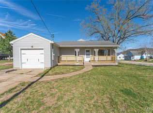 120 S 18th St, Louisiana, MO 63353
