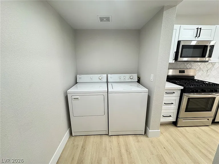 8464 Blue Island Ave — Photo 24