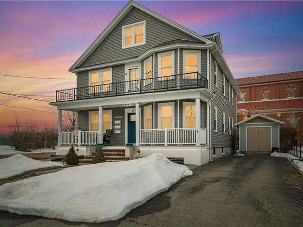 15 Vallone Rd, Cranston, RI 02920