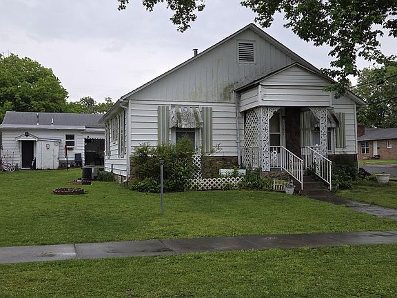 3rd image of 1001 N State St