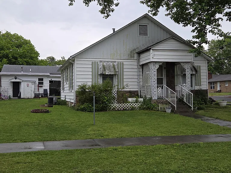 1001 N State St — Photo 3