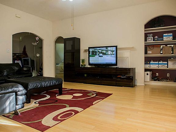 4th image of 3914 Royal Plantation Ln