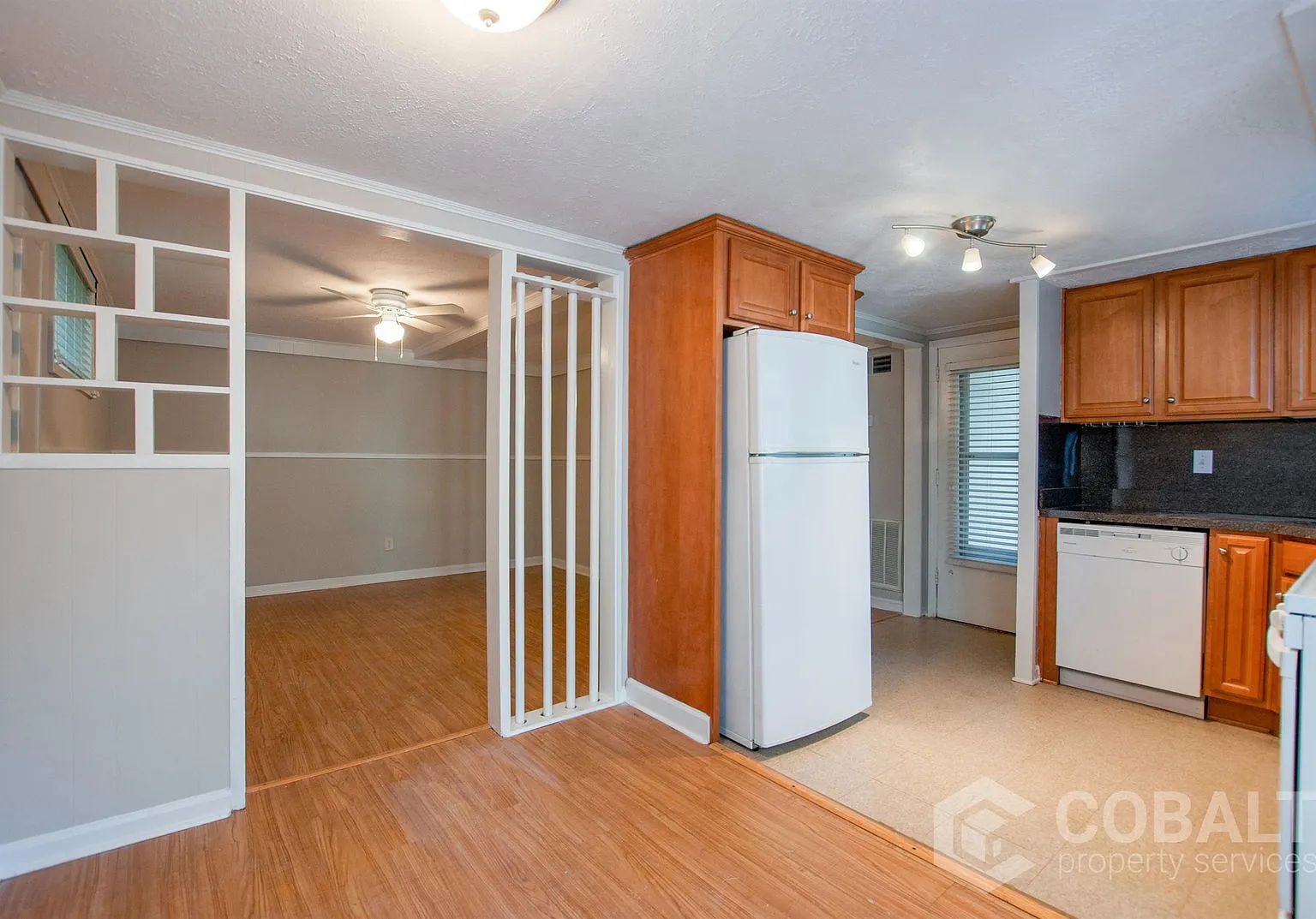 2 bed, 1.0 bath, 900 sqft, $1,350 — Photo 2