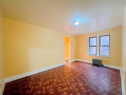 4th image of 2377 Creston Ave #1M
