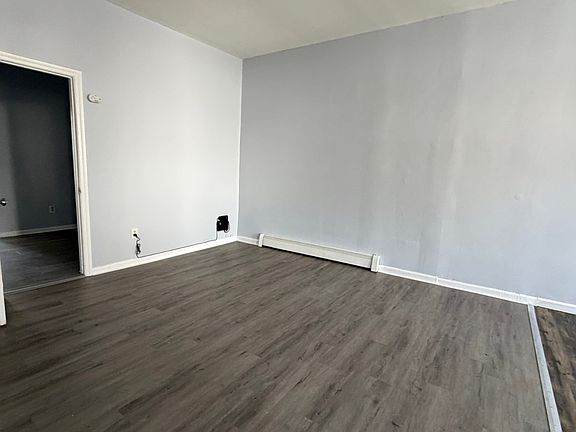 5th image of 124 Wilkinson Ave #2