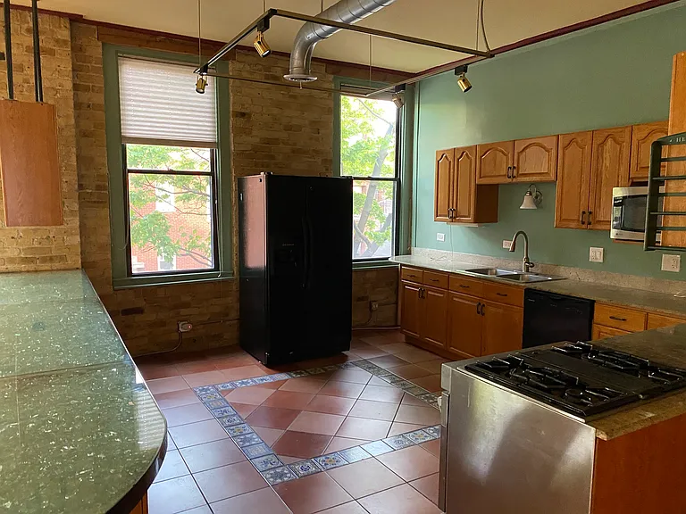 1846 W Henderson St #1846 — Photo 28