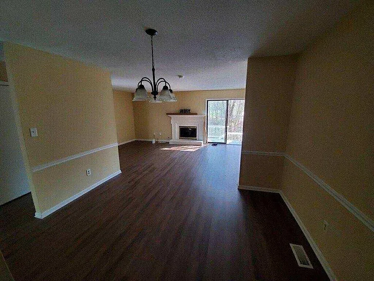 5456 Pine Top Cir #5456 — Photo 17
