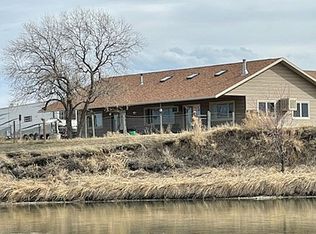 201 Shawnie Ln, Glenrock, WY 82637