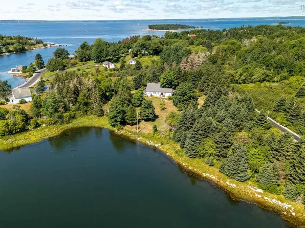 91 Boutiliers Cove Rd, Hacketts Cove, NS B3Z 3J5