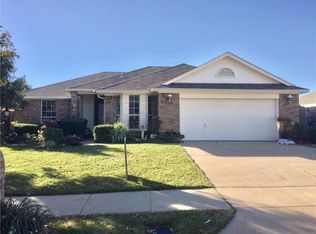 7945 Hunters Glen Dr, Watauga, TX 76148
