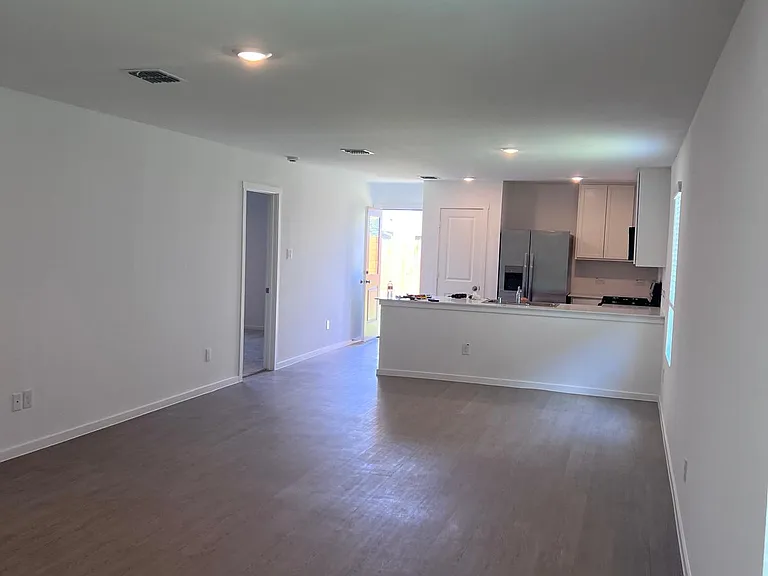 3910 Ontario Way — Photo 3
