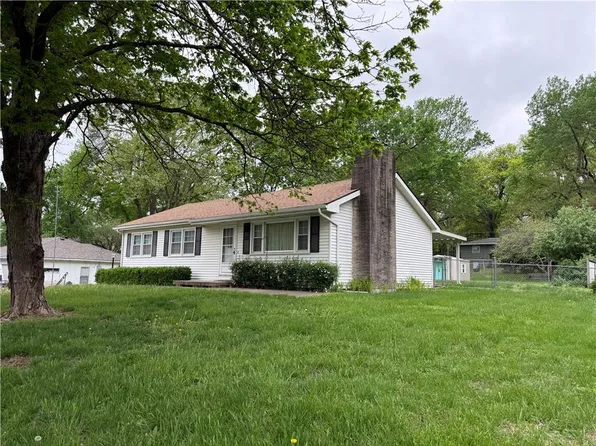 3100 10th Ave, Leavenworth, KS 66048