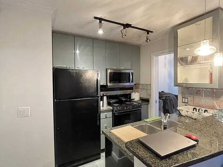 1068 Hornby St #1607 — Photo 12