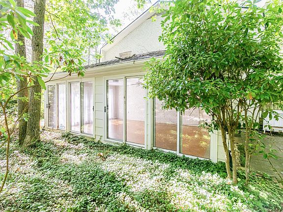 4th image of 18 Banbury Ln