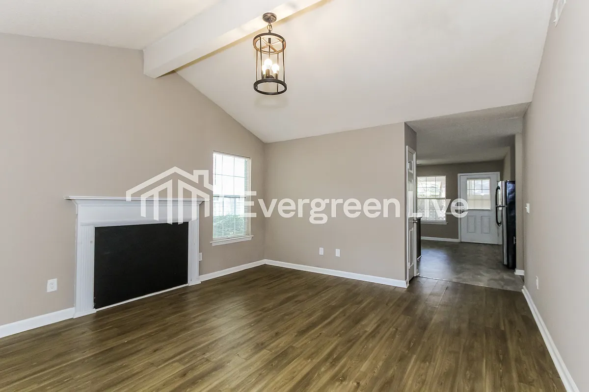 Building Photo - 2803 Saint Patrick Pl N