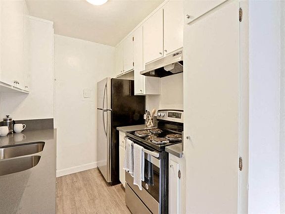 3rd image of 1432 Brockton Ave #2161827
