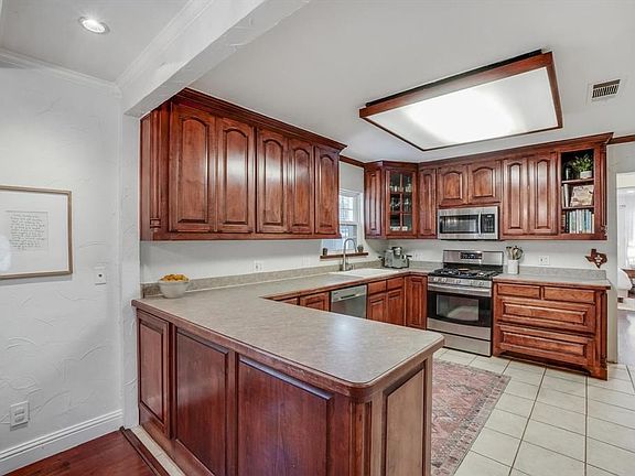 5th image of 6116 Kenwick Ave