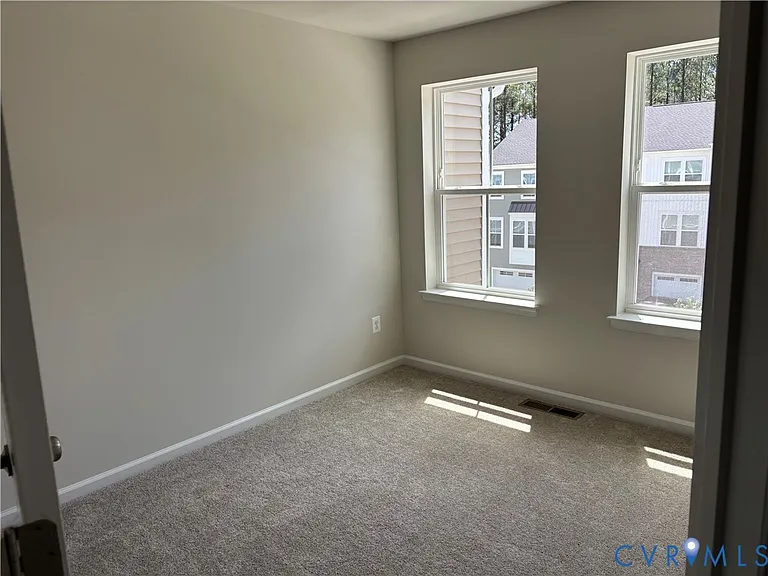8741 Pioneer Hill Dr — Photo 13