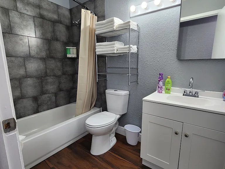 720 Texas Ave #B — Photo 10