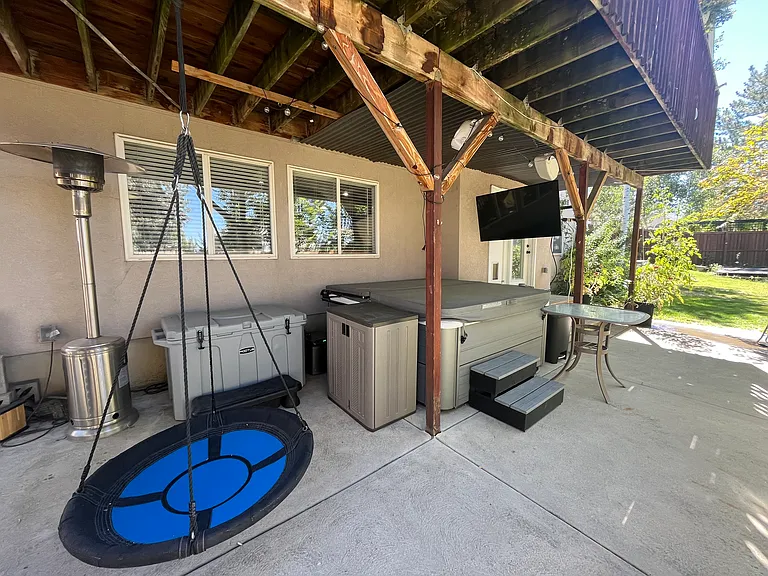 Outdoor cold plunge and hot tub