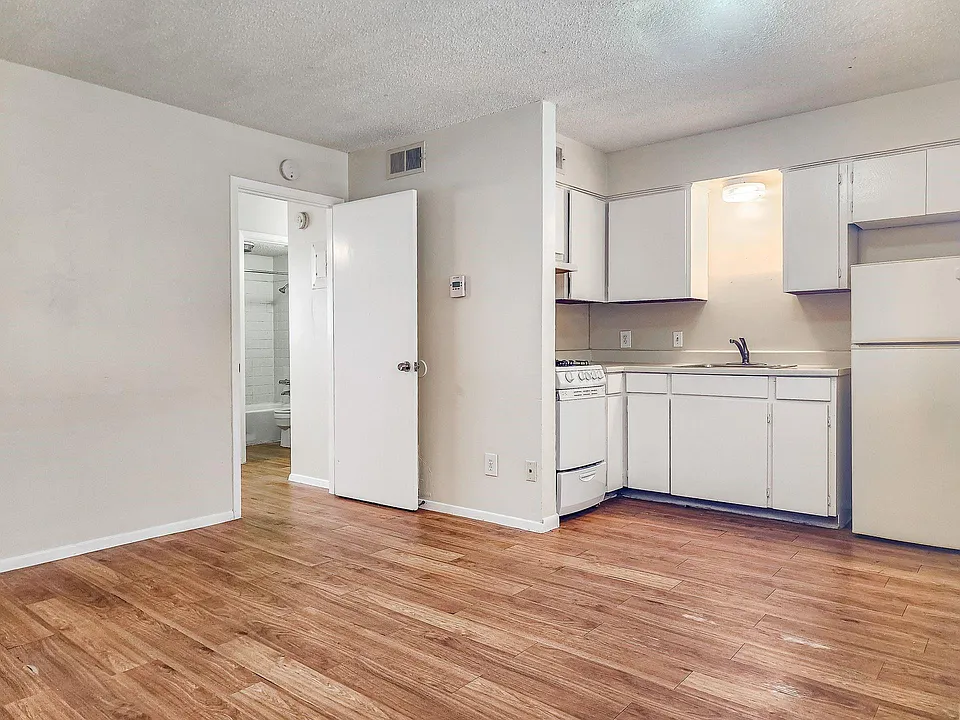 924 E Dean Keeton St #231